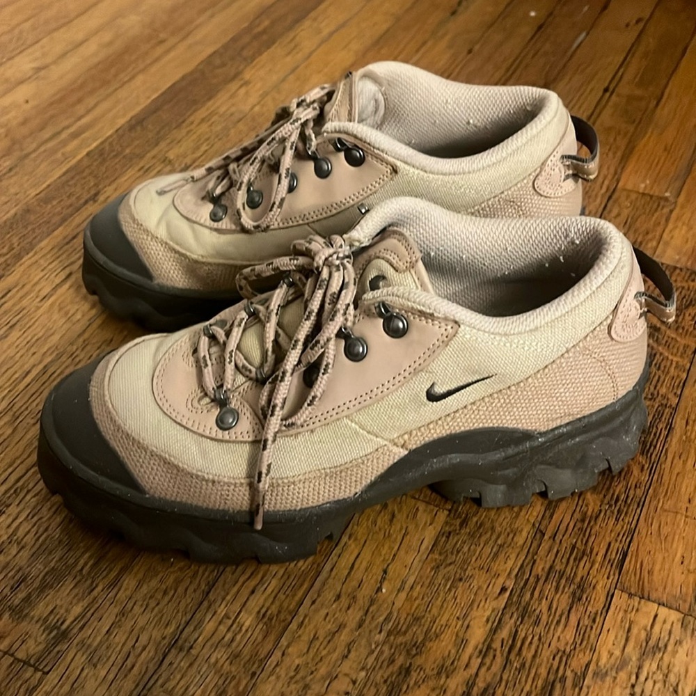 2021 W Nike Lahar Low Hemp / Grain / Orange / Smoke Canvas ACG Hiking DD0060 200